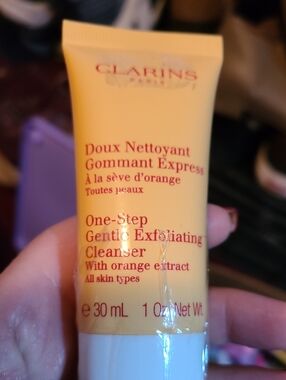 Clarins One-Step Gentle Exfoliating Cleanser - Yellow Tube